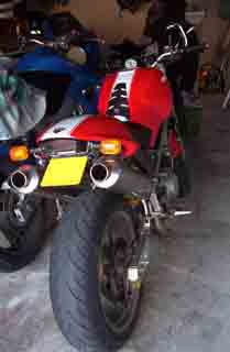 Vue arri&egrave;re dans garage